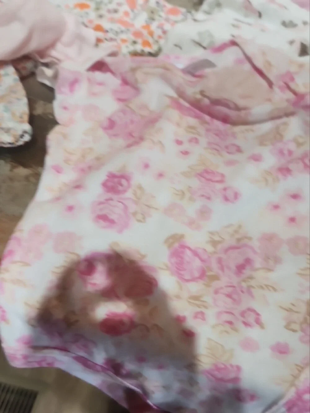 2 Onsies 9 Mo 2 Onsies 6-9 Mo 2 Outfits 6-9 Mo 1 Blouse 9 Mo 1 Top 9 Mo